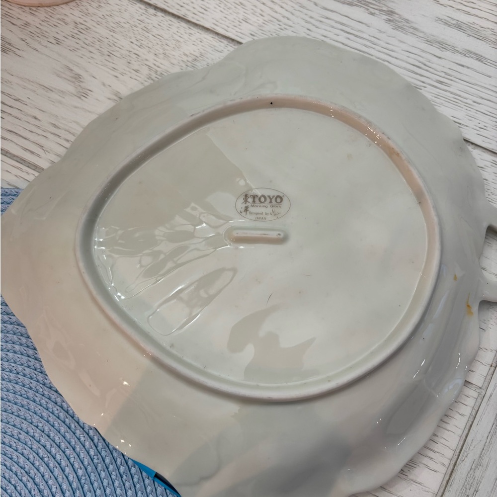 Toyo Porcelain Serving Dish “Morning Glory”
Leaf Shaped w/Flowers - Picture 3 of 4